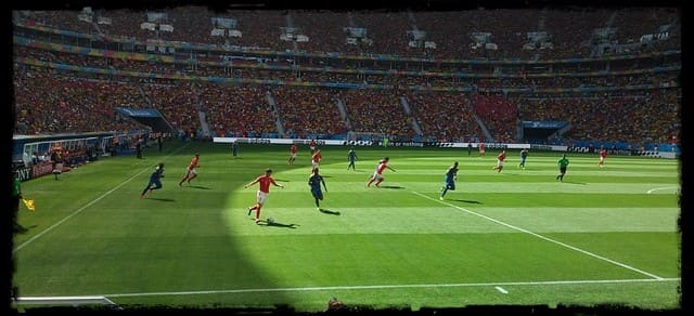 Disputa del segundo partido, entre los locales (humanos) frente a los androides