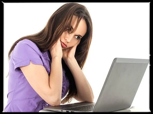 Posturas recomendadas frente a la computadora